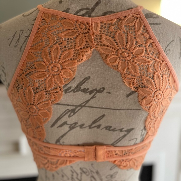 Zenana Peach/Orange Lace Bralette NWOT Medium - Picture 2 of 8